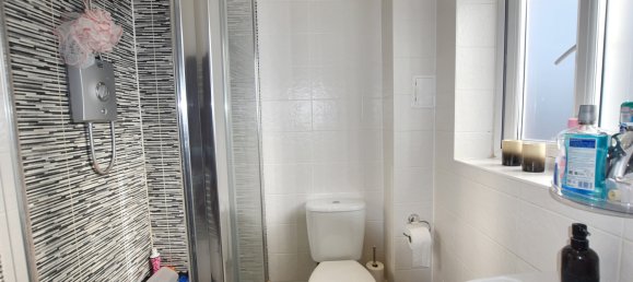 House in Dartford, United Kingdom No. 2255 8