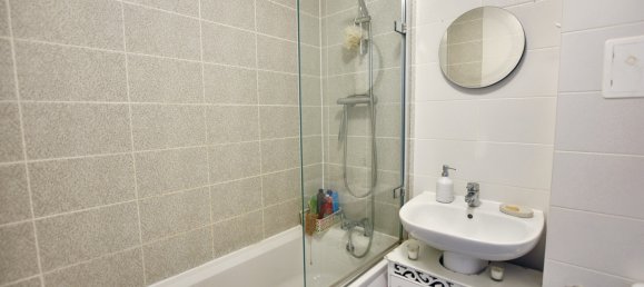 House in Dartford, United Kingdom No. 2255 11