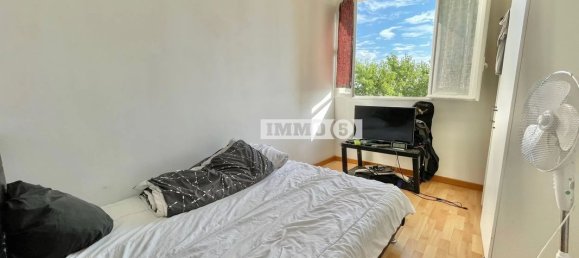 2-salle Appartement à Noisy-le-Grand, France No. 171501 3