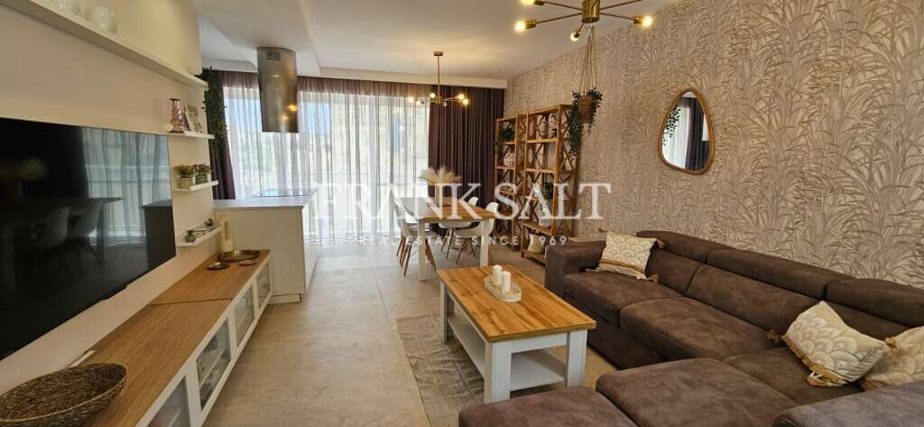 3 bedrooms Apartment in Victoria, Malta No. 11583