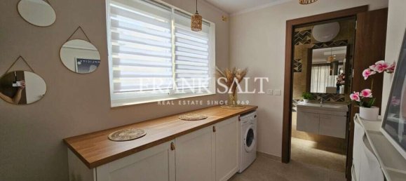 3 bedrooms Apartment in Victoria, Malta No. 11583 2
