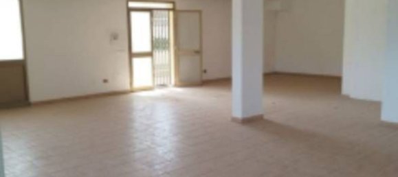 182m² Commercial property in Olbia, Italy No. 306930 11