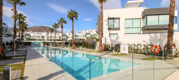 3 bedrooms Townhouse in Estepona, Spain No. 139940 34