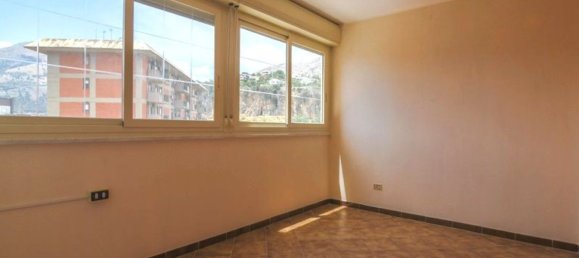 5غرفة شقة في Palermo, Italy رقم 46081 19