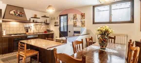 2 Schlafzimmer Villa in Besana in Brianza, Italy, Nr. 327959 23