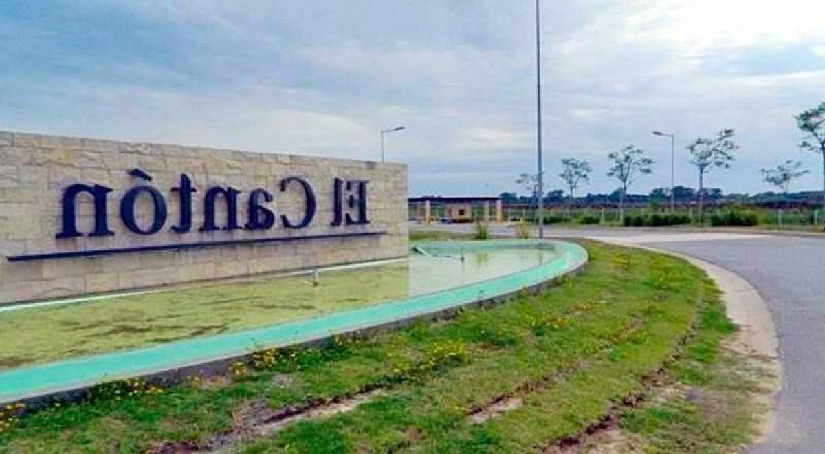  Land in Escobar, Argentina No. 117900