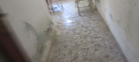 4 rooms House in Carrara, Italy No. 48139 3