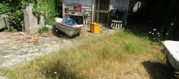 4 rooms House in Carrara, Italy No. 48139 29