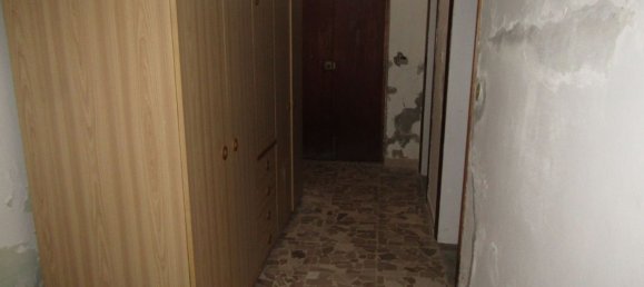 4 rooms House in Carrara, Italy No. 48139 22