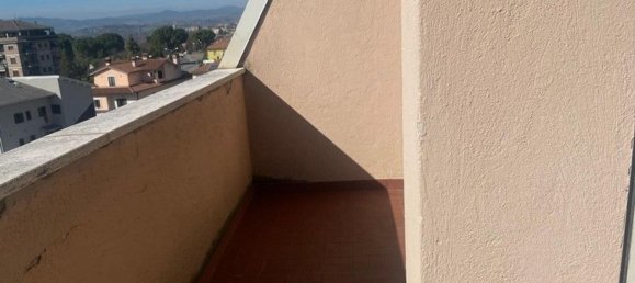 Apartamento de 4 divisões em Terni, Italy N.º 50487 2