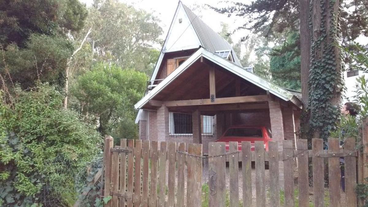 2 bedrooms House in Mar del Plata, Argentina No. 76395