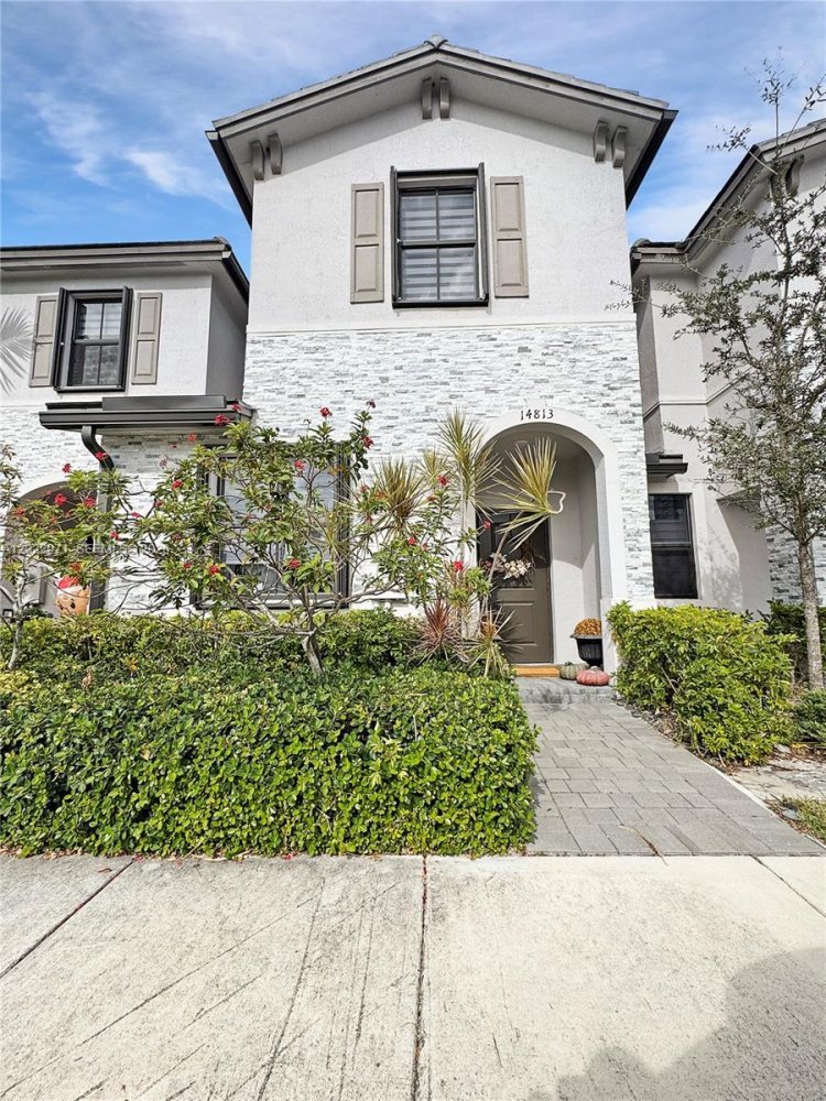 3 bedrooms Duplex for rent in Miami, Miami-Dade, Florida, USA № 614916
