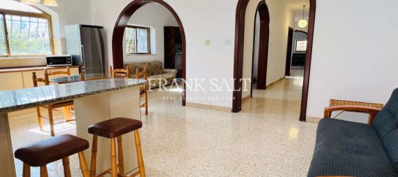 4 bedrooms Villa in Pembroke, Malta No. 11481 6