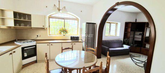 4 bedrooms Villa in Pembroke, Malta No. 11481 5