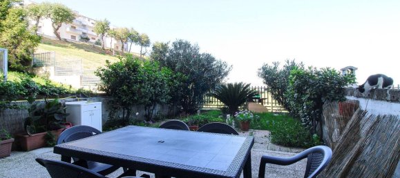 3 rooms Apartment in Tortoreto, Italy No. 181919 4