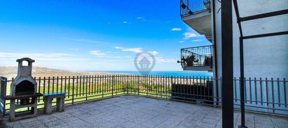 3 rooms Apartment in Tortoreto, Italy No. 181919 3