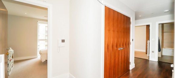 3 bedrooms Apartment in London, United Kingdom No. 14480 10