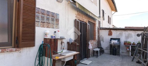 2 bedrooms House in Cirié, Italy No. 322125 4