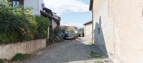 2 bedrooms House in Cirié, Italy No. 322125 2