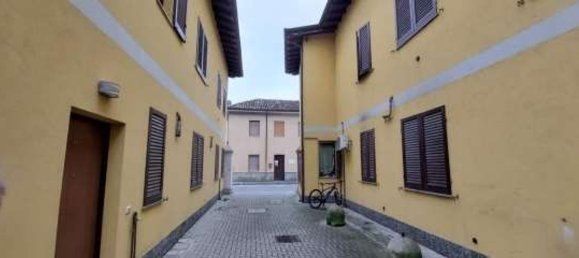 3 rooms Apartment in Gerenzago, Italy No. 181371 17