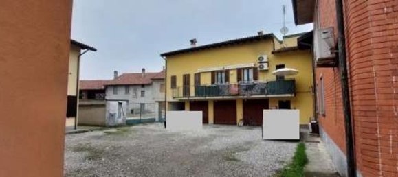 3 rooms Apartment in Gerenzago, Italy No. 181371 9