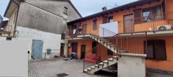 3 rooms Apartment in Gerenzago, Italy No. 181371 18