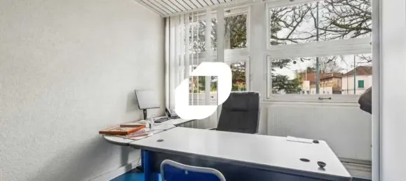 Oficina en Pontoise, France 897 m² No. 302387 8