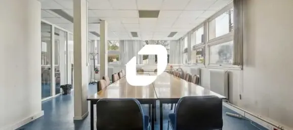 Oficina en Pontoise, France 897 m² No. 302387 10