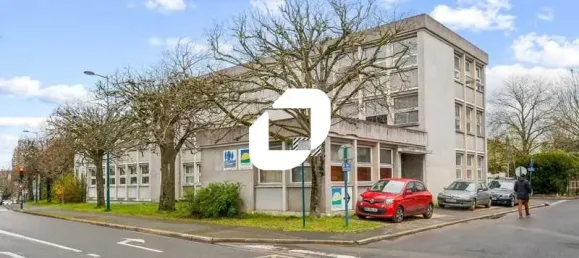 Oficina en Pontoise, France 897 m² No. 302387 4