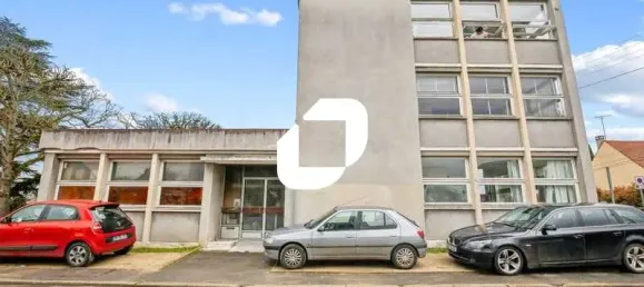 Oficina en Pontoise, France 897 m² No. 302387 3