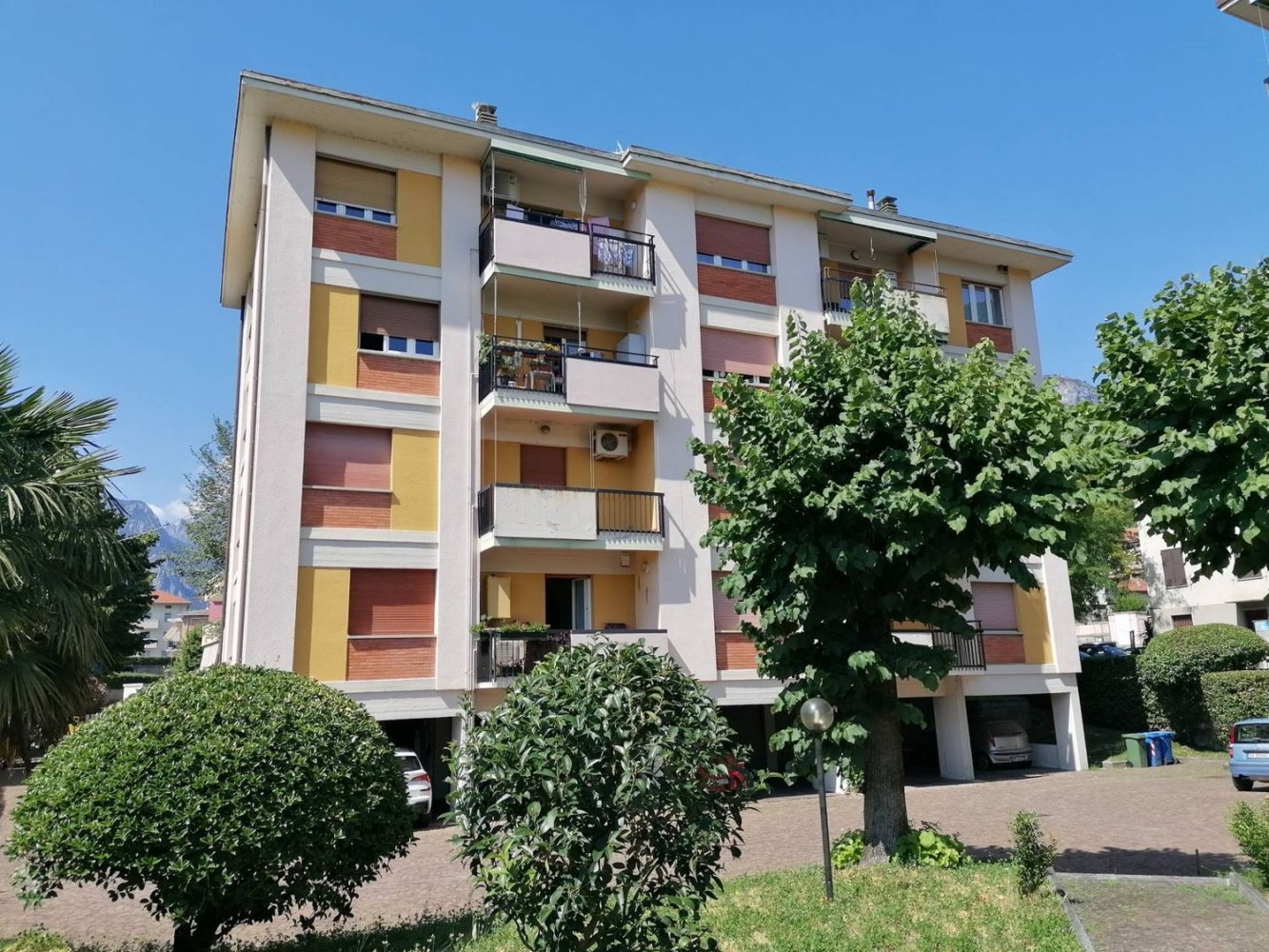4-Zimmer Wohnung in Lecco, Italy, Nr. 312047