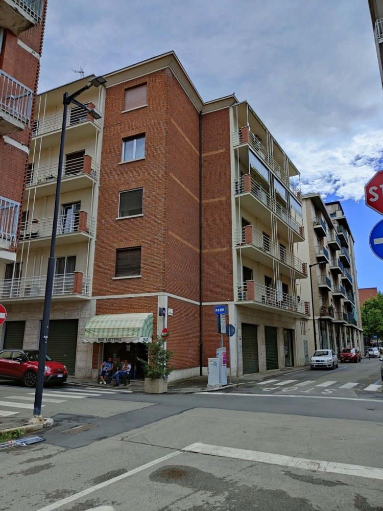 6 bedrooms Apartment in Asti, Italy No. 317452