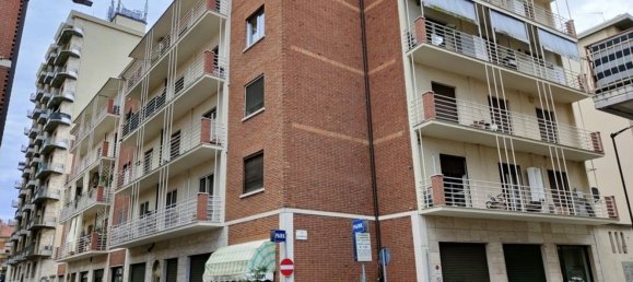 6 bedrooms Apartment in Asti, Italy No. 317452 5