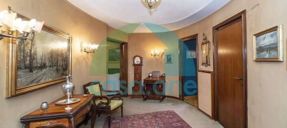 4 bedrooms Apartment in Rome, Italy No. 168925 9