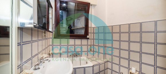 4 bedrooms Apartment in Rome, Italy No. 168925 16
