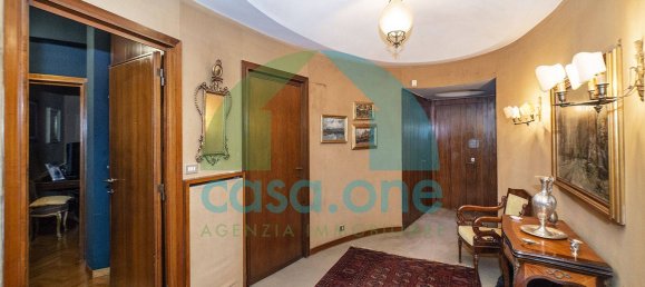 4 bedrooms Apartment in Rome, Italy No. 168925 7