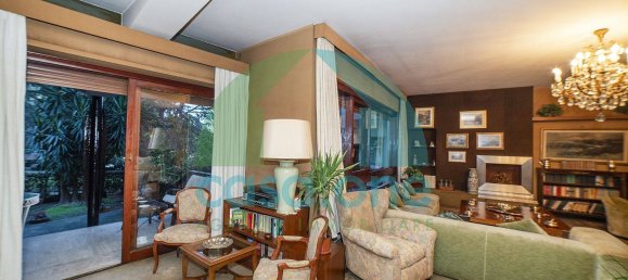 4 bedrooms Apartment in Rome, Italy No. 168925 3