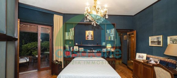 4 bedrooms Apartment in Rome, Italy No. 168925 29