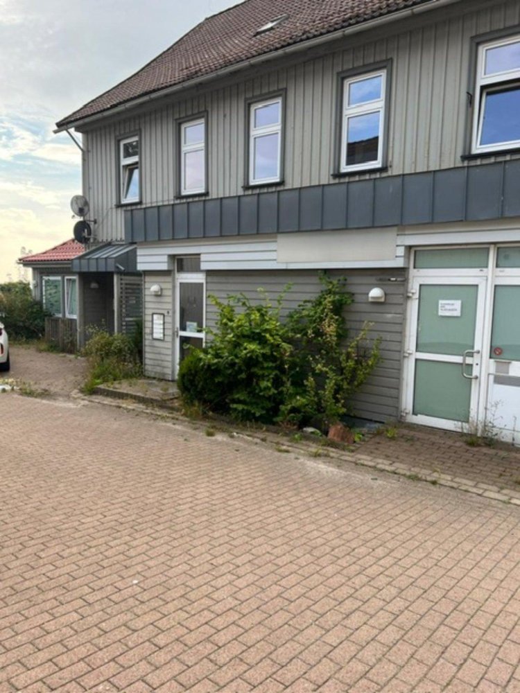 Здание с 8 комнатами в Гослар, Германия № 259773