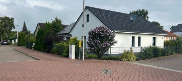 4 rooms Bungalow in Peine, Germany No. 241898 2