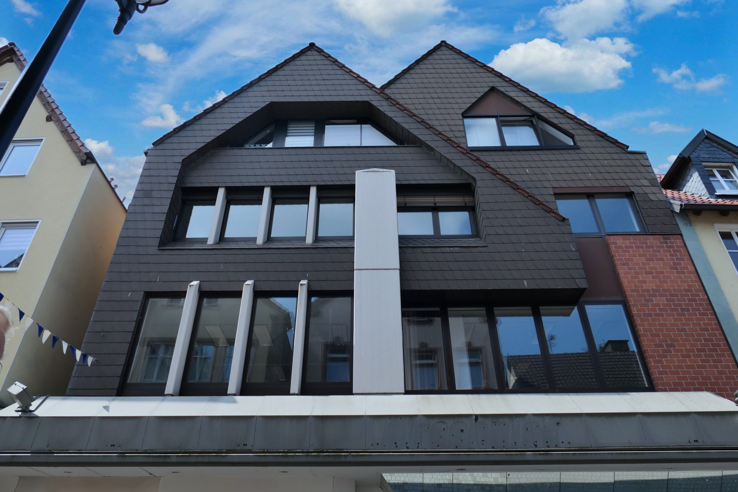 Здание 831м² в Зост, Германия № 136014