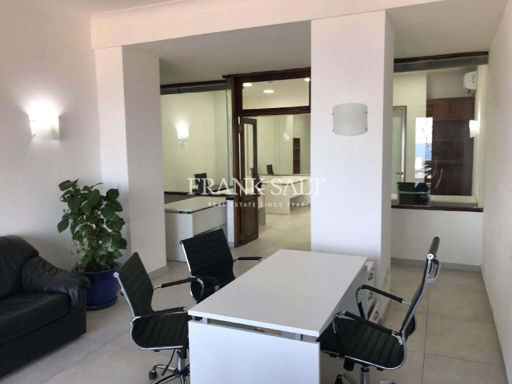 Bureau à Sliema, Malta 90m² No. 12124