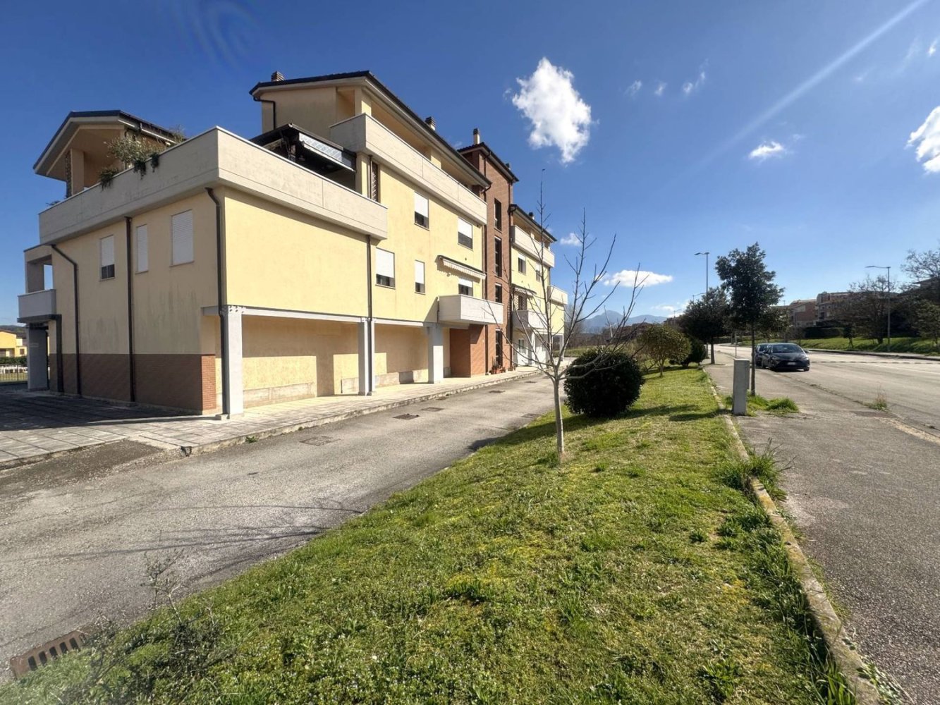 Gewerbliche Immobilie in Fabriano, Italy 100m², Nr. 155162