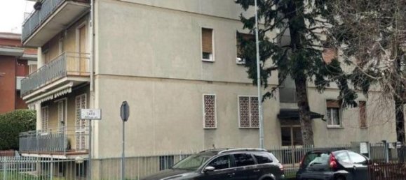 3-salle Appartement à Arcore, Italy No. 37789 12