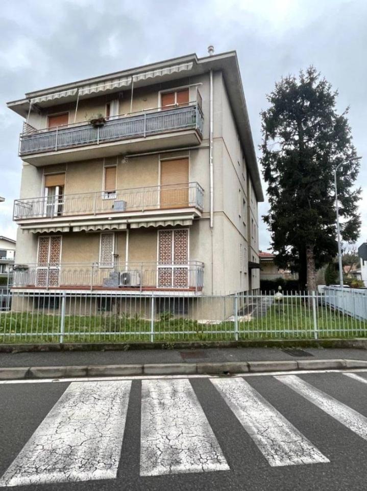 3-salle Appartement à Arcore, Italy No. 37789