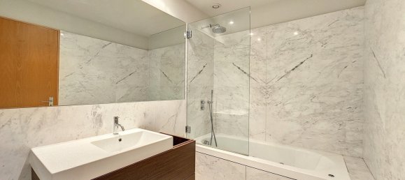 3 bedrooms Apartment in Porto, Portugal No. 97837 7