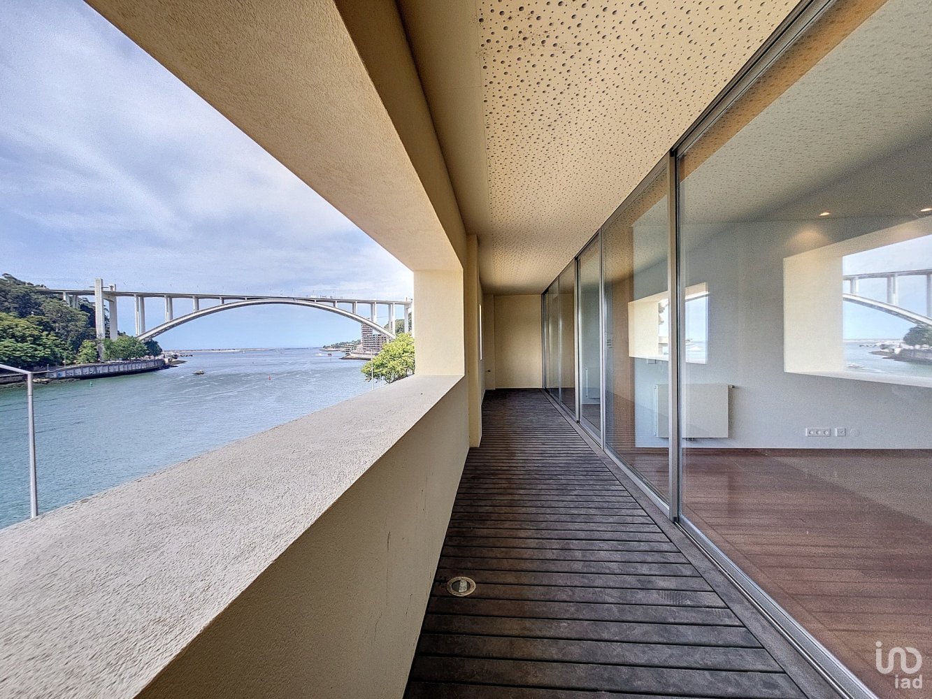 3 bedrooms Apartment in Porto, Portugal No. 97837