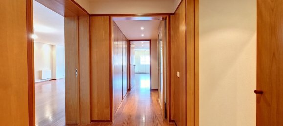 3 bedrooms Apartment in Porto, Portugal No. 97837 17