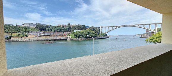 3 bedrooms Apartment in Porto, Portugal No. 97837 10