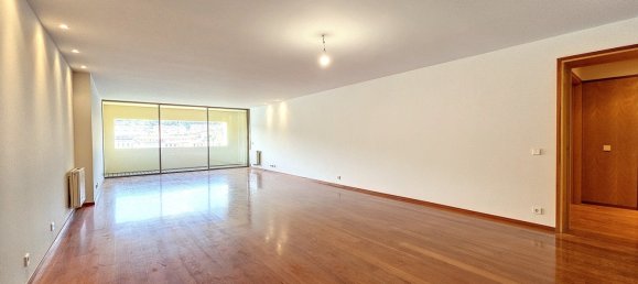3 bedrooms Apartment in Porto, Portugal No. 97837 16